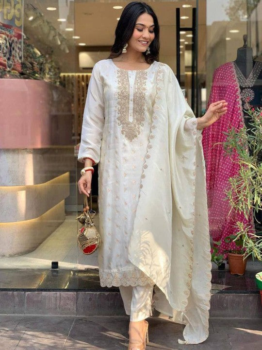 ASCIIBLUES Women Floral Embroidered Regular Sequinned Kurta with Trousers & With Dupatta