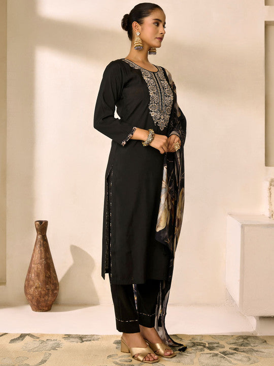 WOMEN PLUS Plus Size Floral Embroidered Thread Work Kurta With Trousers & Dupatta