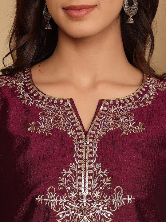 House of Pataudi Women Solid Embroidered Zari Kurta