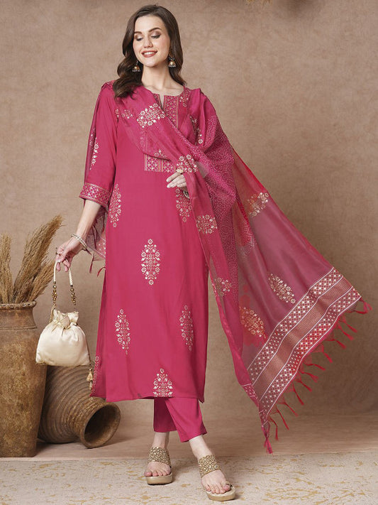 GoSriKi Floral Printed Notch Neck Straight Kurta With Trousers And Dupatta