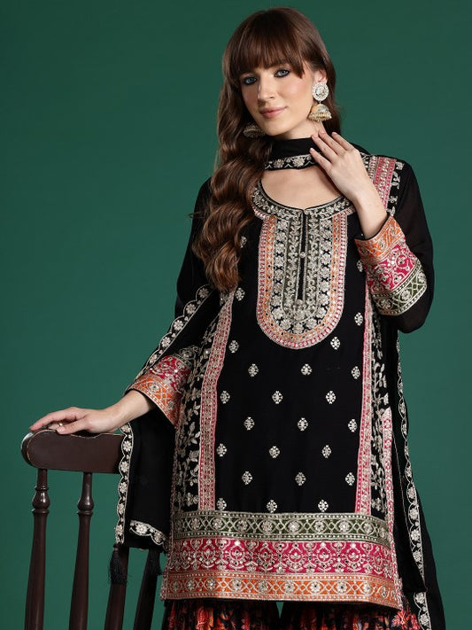 Indo Era Floral Embroidered Sequinned Kurta