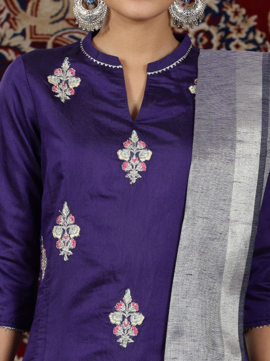 AURELIA Women Floral Embroidered Regular Kurta with Palazzos & With Dupatta