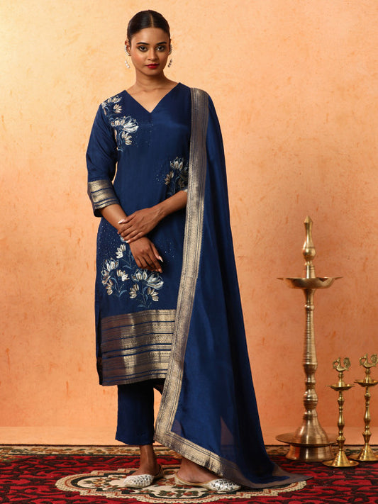 Jaipur Kurti Women Tribal Printed Regular Straight Zari Kurtas & Trousers With Dupatta
