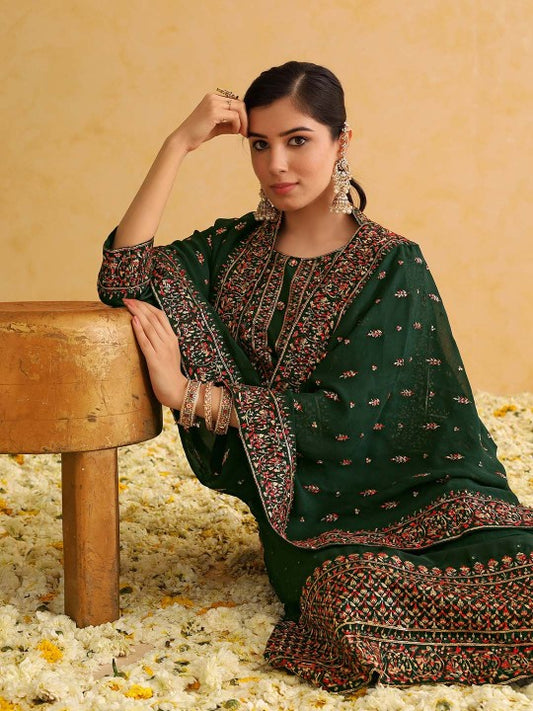 AHIKA Floral Embroidered Regular Thread Work Straight Kurta