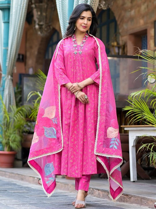 Aavanya Women Pure Cotton Printed Kurta Sets