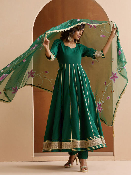 Ishin Women Printed Regular Kurta with Trousers & With Dupatta