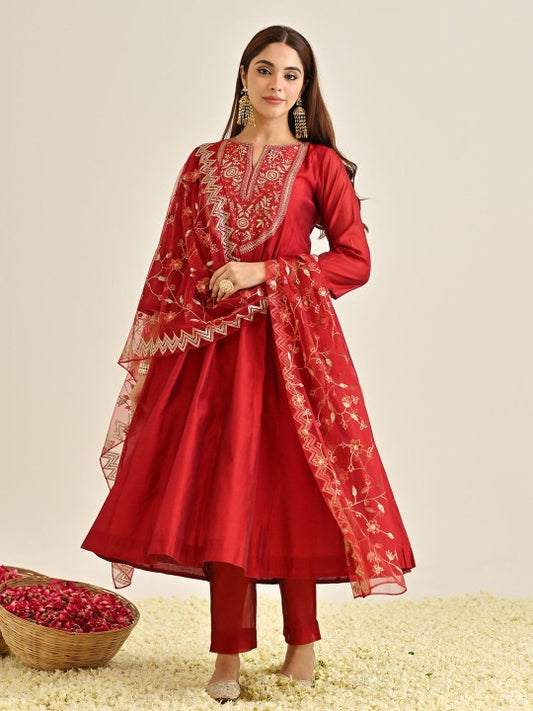 Floral Yoke Design Thread Work Knitted Anarkali Kurta