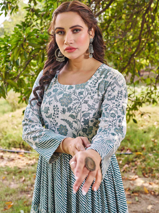 CHANSI Floral Printed Flared Maxi Dress