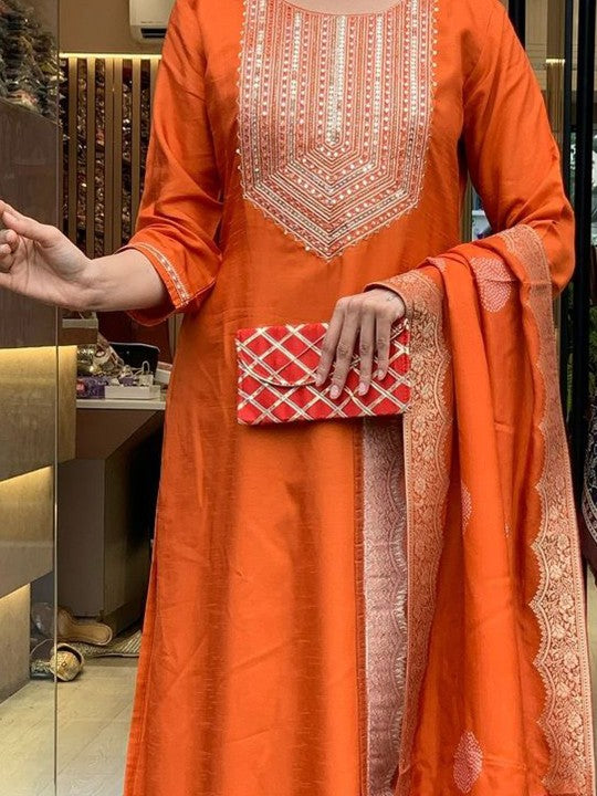 ASCIIBLUES Women Embroidered Regular Kurta