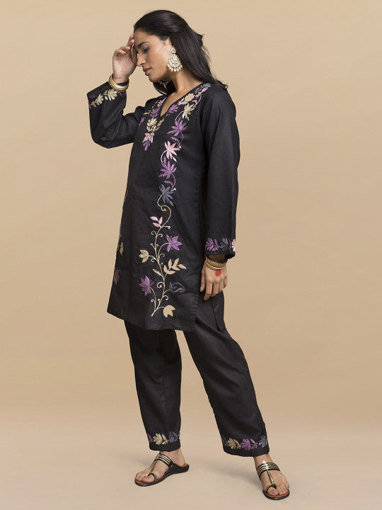 HOUSE OF KARI Floral Embroidered Thread Work Straight Falak Kashmiri Kurta With Trousers