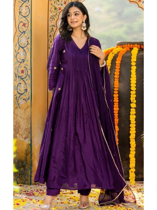 HOUSE OF JAMOTI Floral Embroidered Sequinned Upada Silk Kurta