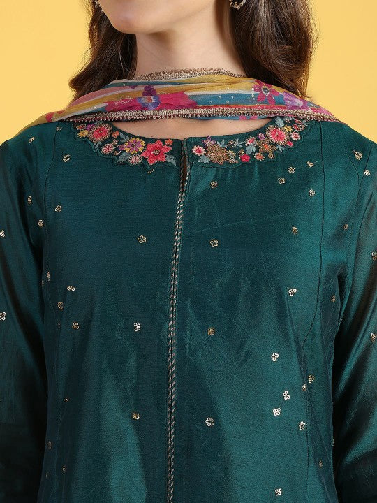 W Green Ethnic Motifs Embroidered Notch Neck A-Line Kurta