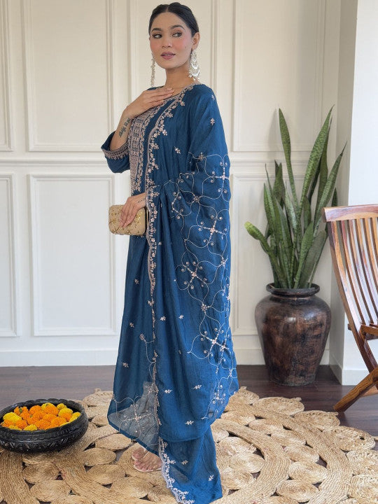 Floral Yoke Design Sweetheart Neck Zari Straight Kurta With Trousers & Dupatta