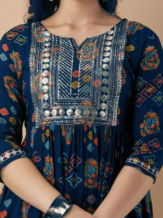 Anushansa Women Floral Embroidered Regular Sequinned Kurta
