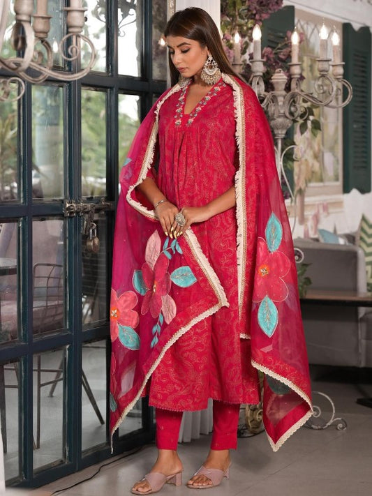 Aavanya Women Pure Cotton Printed Kurta Sets