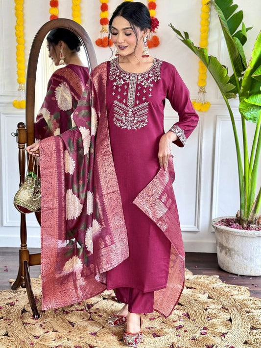Floral Yoke Design Thread Work Straight Chanderi Silk Kurta