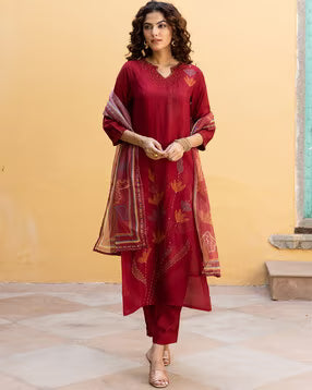 Women Floral Print Straight Kurta Set