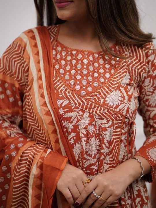 Aaysa Kurti Women Floral Printed Cotton Kurta with Trousers & Dupatta