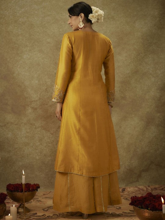 The Aarya Floral Embroidered Panelled Chanderi Silk Kurta