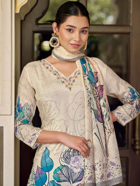 AVITRA Women Floral Printed Beads and Stones Kurta with Trousers & Dupatta