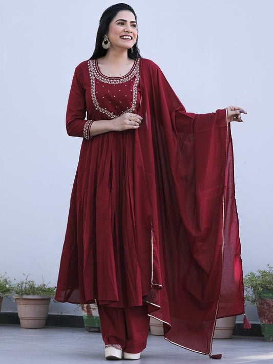 AAHRA Women Self Design Regular Aari Work Kurta