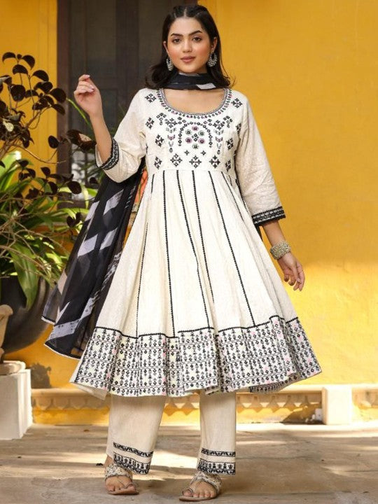 Aralia Women Floral Embroidered Thread Work Pure Cotton Kurta with Trousers & With Dupatta