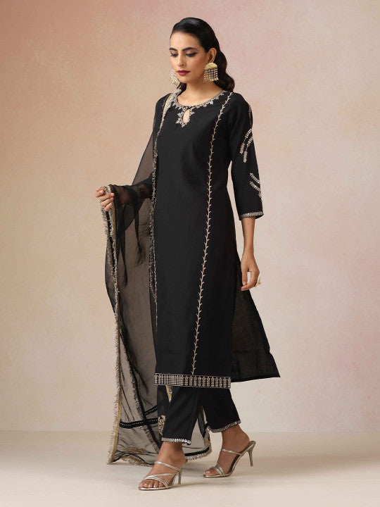 trueBrowns Floral Embroidered Keyhole Neck Thread Work Kurta With Trousers & Dupatta