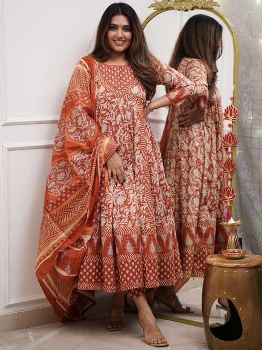 Aaysa Kurti Women Floral Printed Cotton Kurta with Trousers & Dupatta