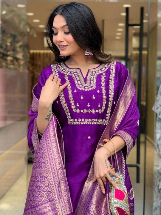 Yara Creation Women Floral Embroidered Regular Thread Work Kurta with Trousers & With Dupatta