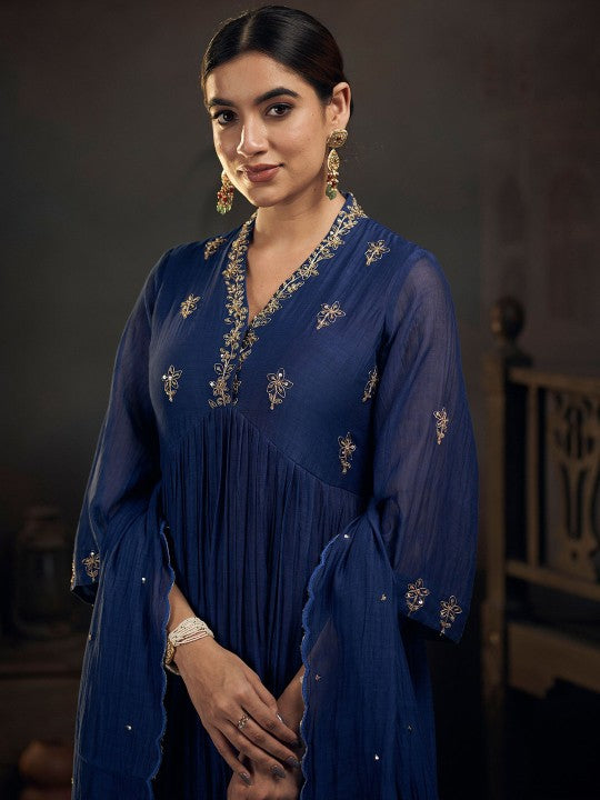 HIRIKA&DHRUTI Women Embroidered Chanderi Silk Kurta