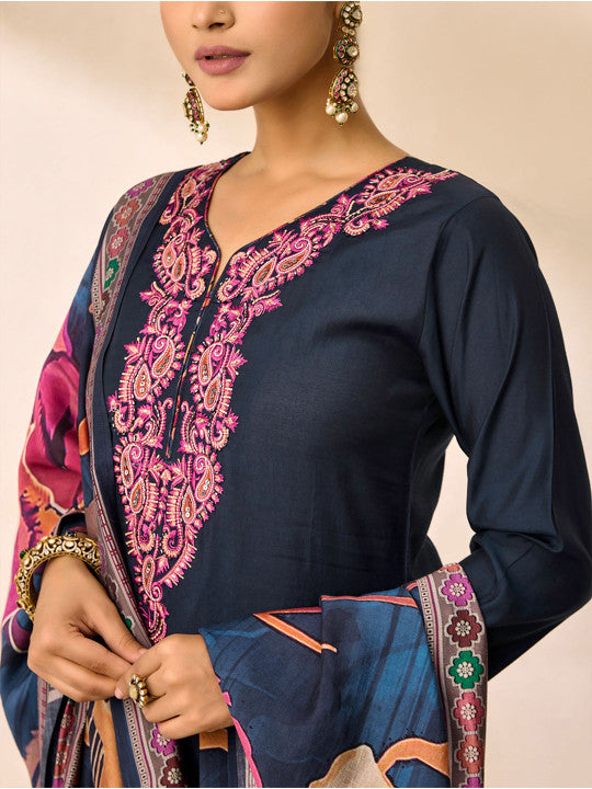 WOMEN PLUS Women Paisley Yoke Design Thread Work Kurta With Trousers & Dupatta