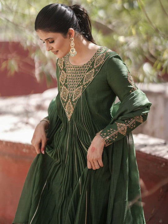 AAHRA Ethnic Motifs Yoke Design Thread Work Chanderi Silk Kurta