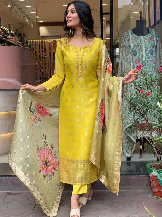 ASCIIBLUES Women Floral Regular Kurta with Trousers & With Dupatta