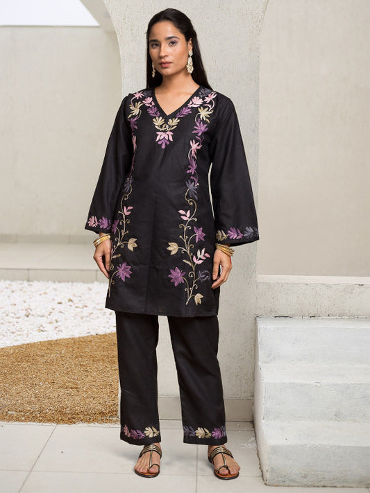 HOUSE OF KARI Floral Embroidered Thread Work Straight Falak Kashmiri Kurta With Trousers