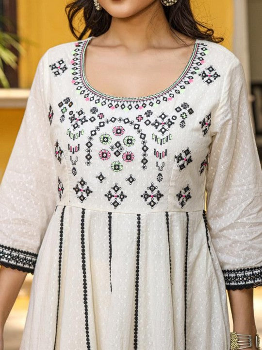 Aralia Women Floral Embroidered Thread Work Pure Cotton Kurta with Trousers & With Dupatta