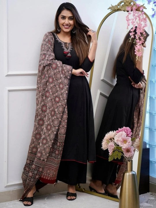 ASCIIBLUES Paisley Embroidered Mirror Work Tie-Up Neck A-Line Kurta With Palazzo & Dupatta