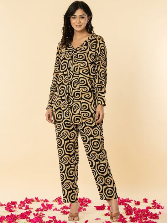 Haute and Humble Printed V-Neck Long Sleeves Top With Trouser