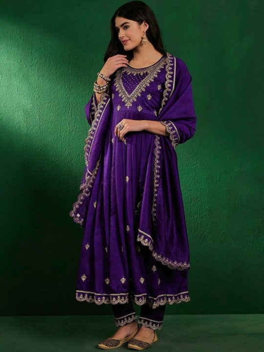 ASCIIBLUES Women Floral Embroidered Kurta