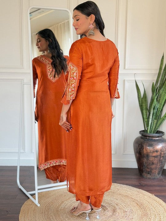 Floral Yoke Design Thread Work Straight Kurta