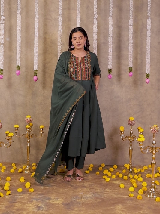 Embroidered Linen Cotton Solid Green Kurta