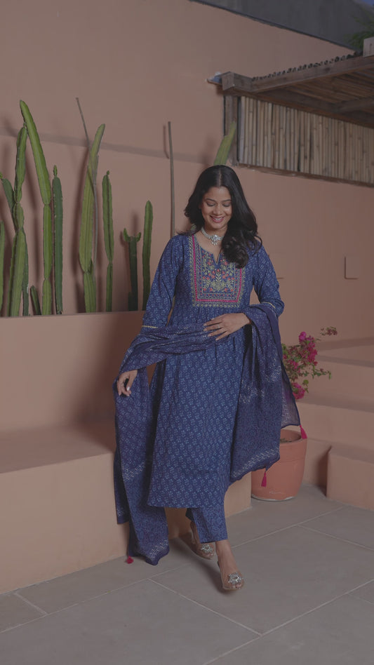 Embroidered Soft Cotton Butti Panelled Blue Kurta