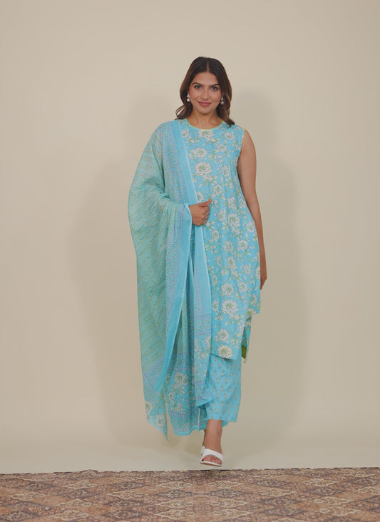 Soft Cotton Floral Kurta (with detachable sleeves)