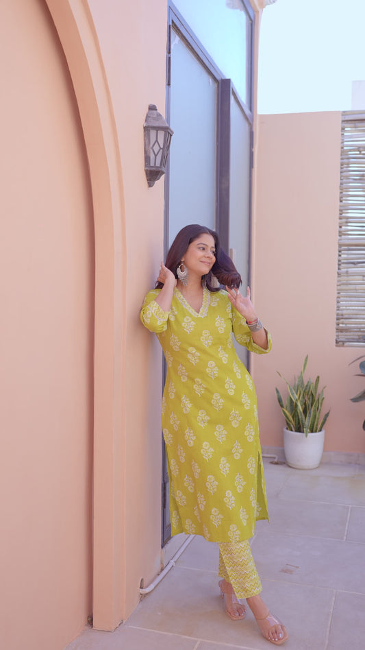 Soft Cotton Floral Straight Green Kurta