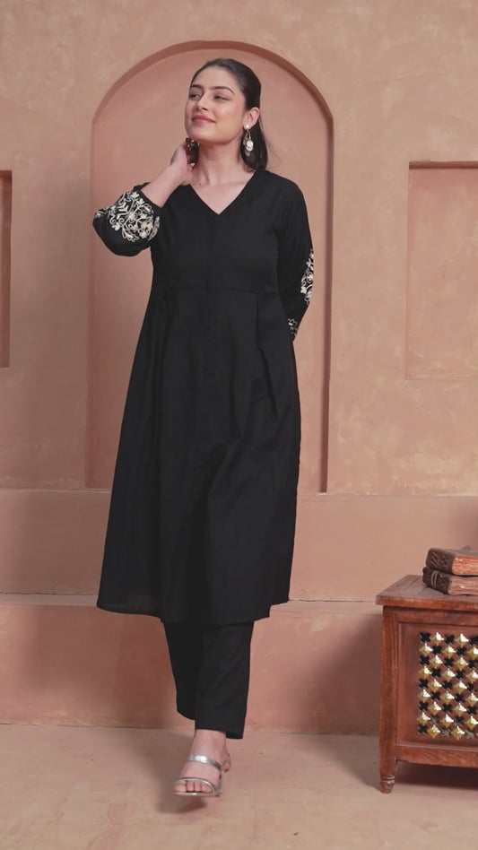 Embroidered Linen Cotton Solid Anarkali Black Kurta