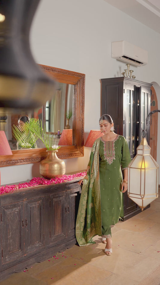 Embroidered Chanderi Green Straight Kurta