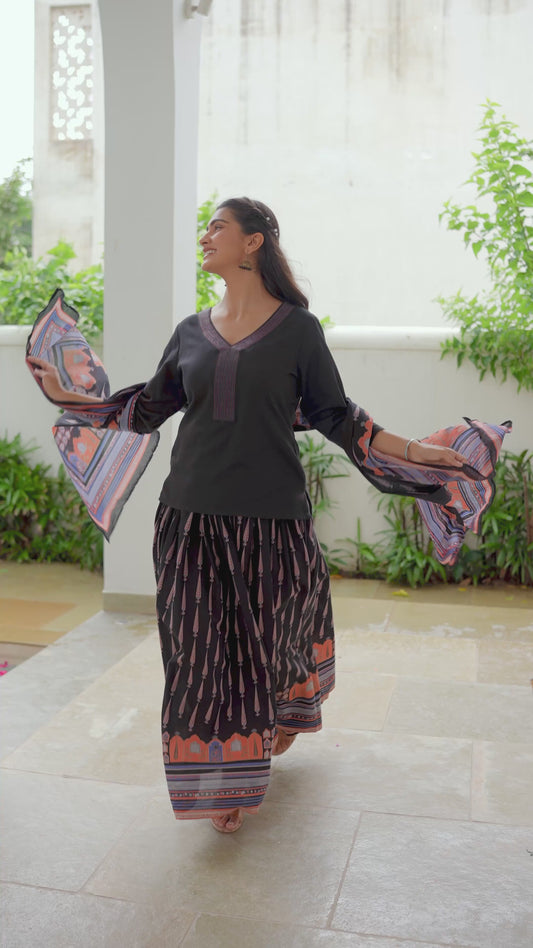 Embroidered Soft Cotton Solid Straight Black Kurta