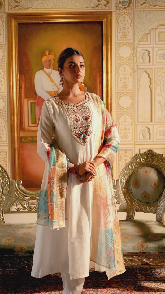 Embroidered Blended Silk Solid Straight White Kurta