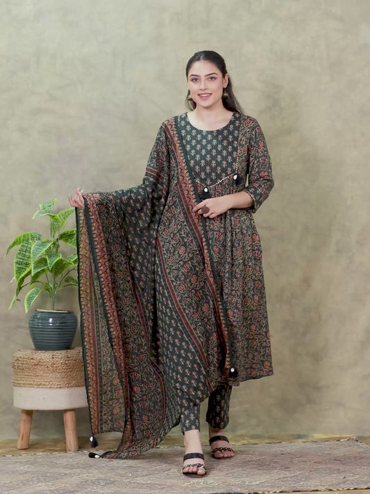 Kantha Cotton Floral Flared Green Kurta