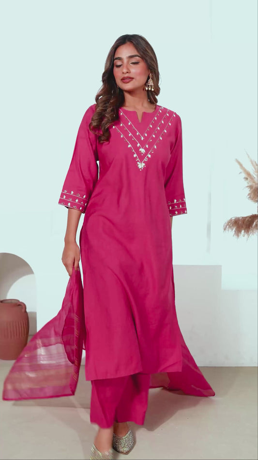 Vertigan Solid Straight Wine Kurta