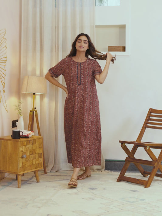 Soft Cotton Floral Straight Maroon Nighty